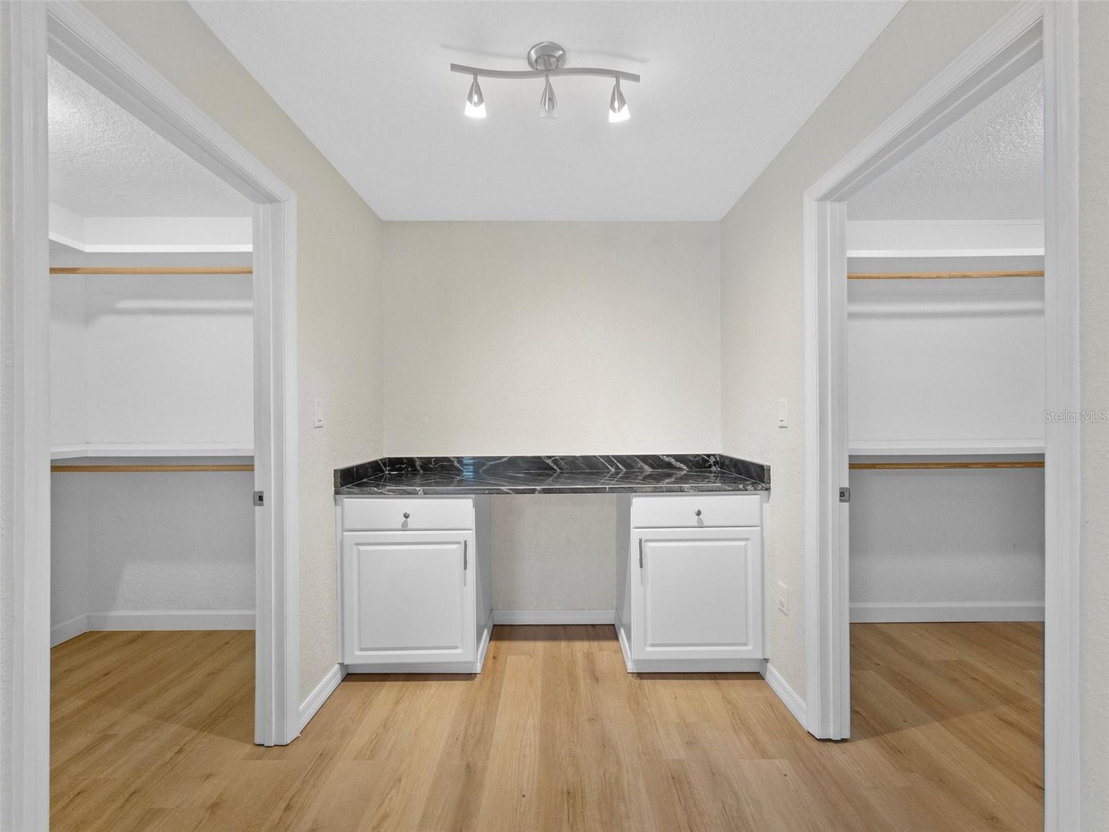 Image 22 of 28 For 521 Clayton Street