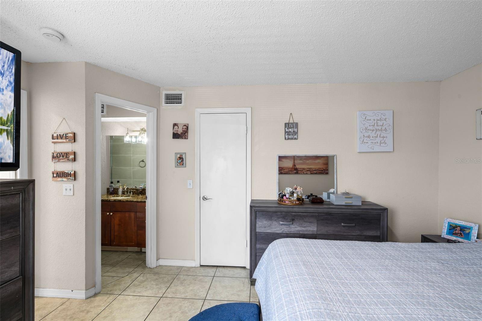 Image 25 of 49 For 5140 Conroy Road 28