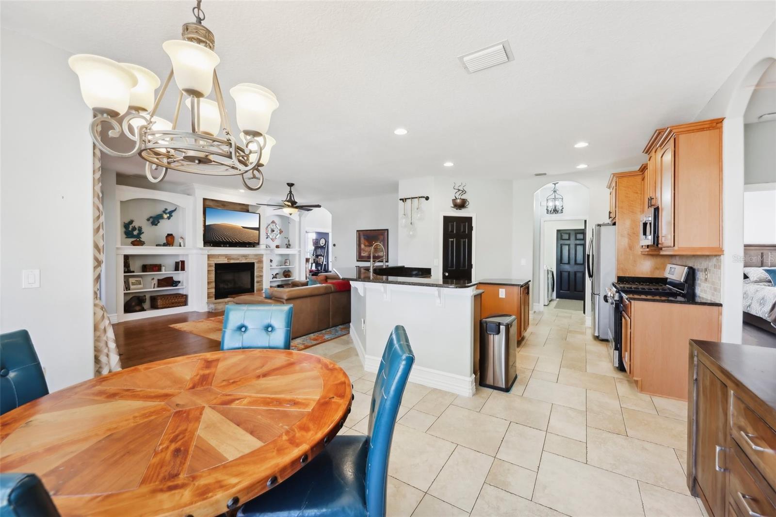 Image 14 of 48 For 13301 Biscayne Drive