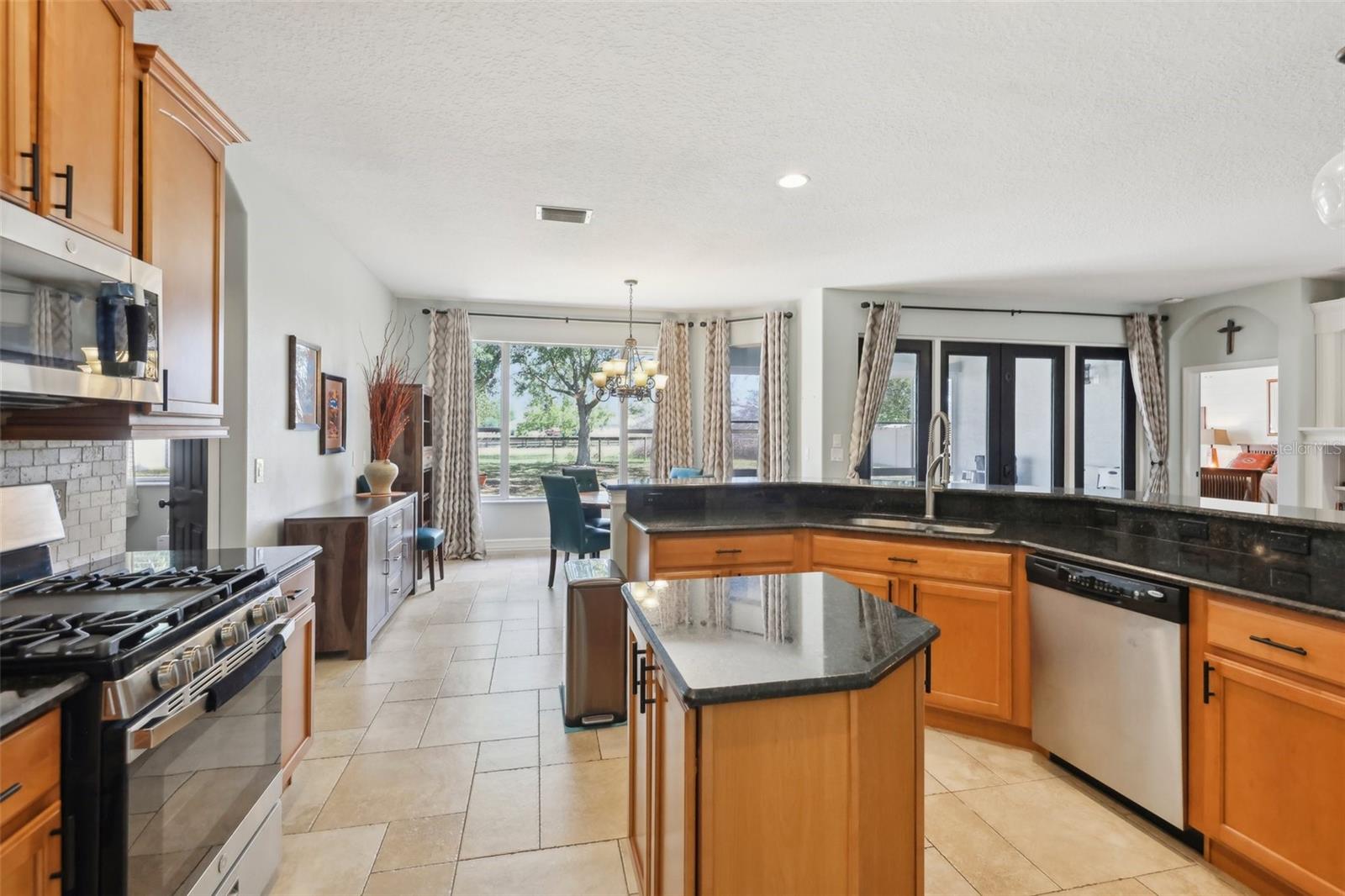 Image 18 of 48 For 13301 Biscayne Drive