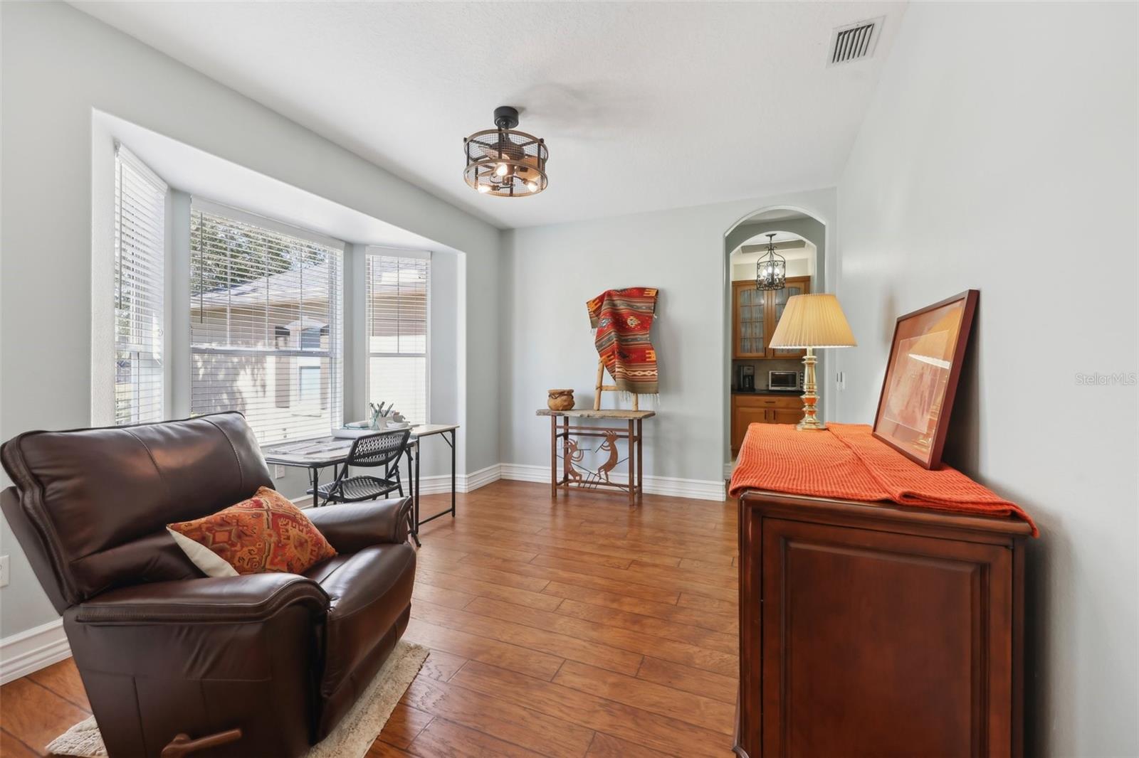 Image 21 of 48 For 13301 Biscayne Drive