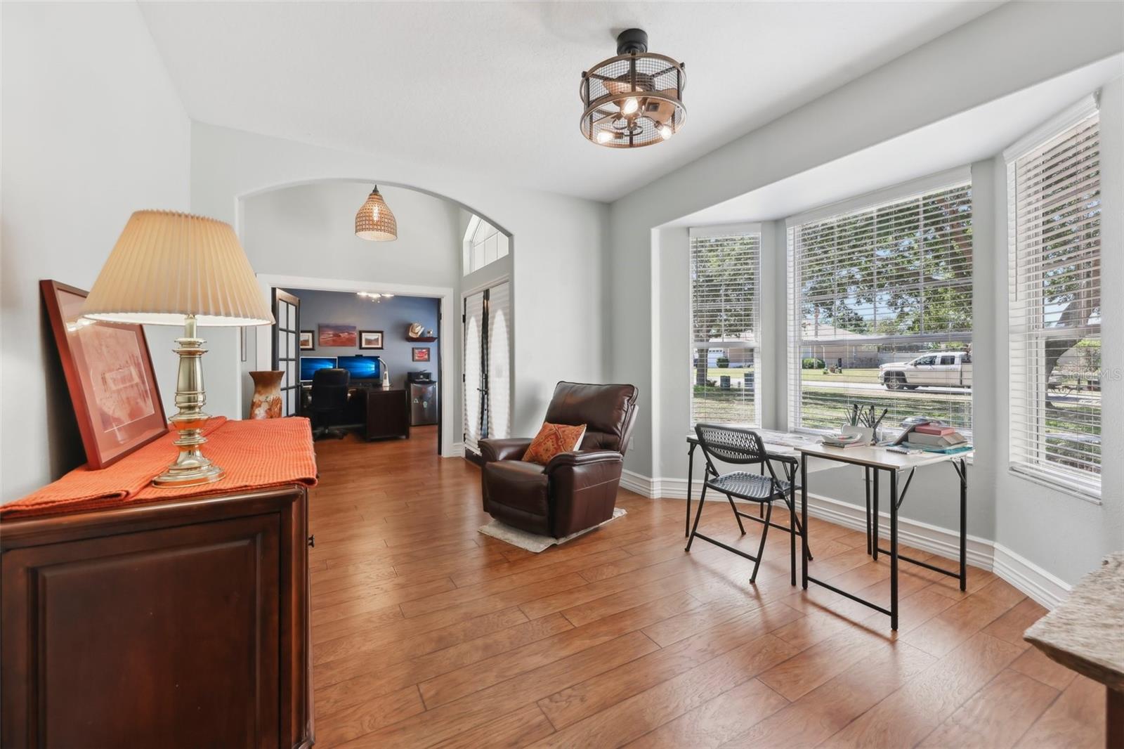 Image 23 of 48 For 13301 Biscayne Drive