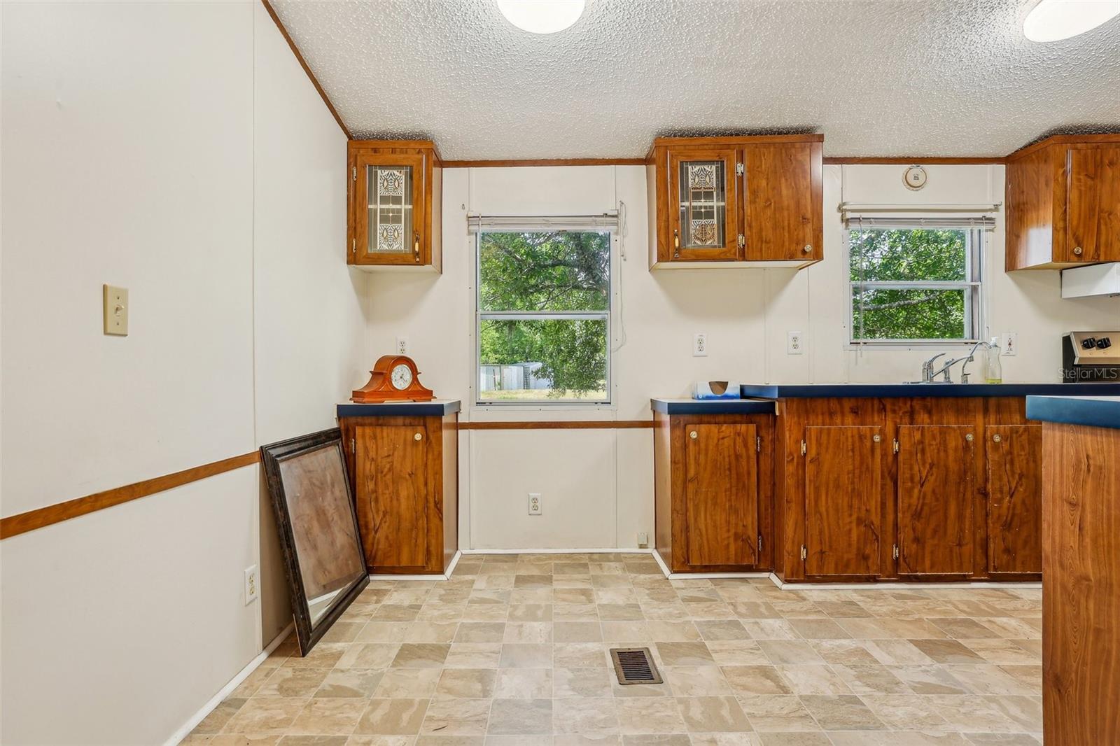 Image 11 of 100 For 300 Carol Ann Drive