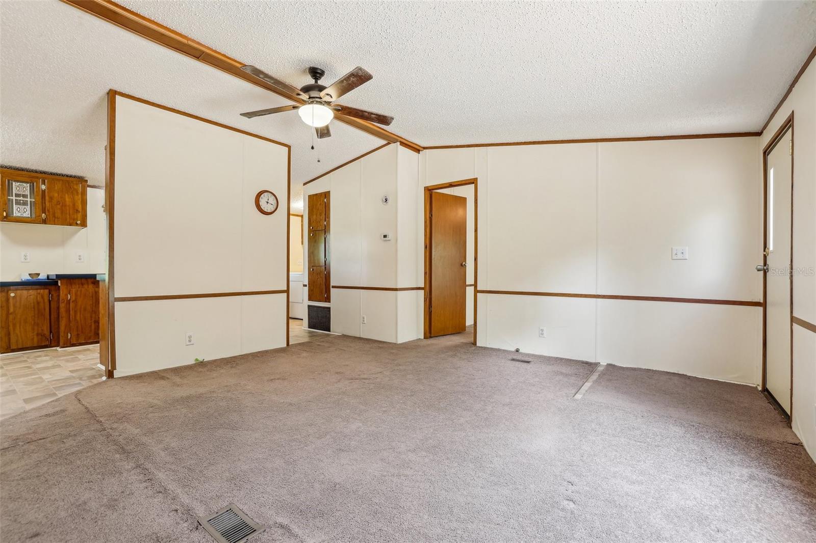 Image 9 of 100 For 300 Carol Ann Drive