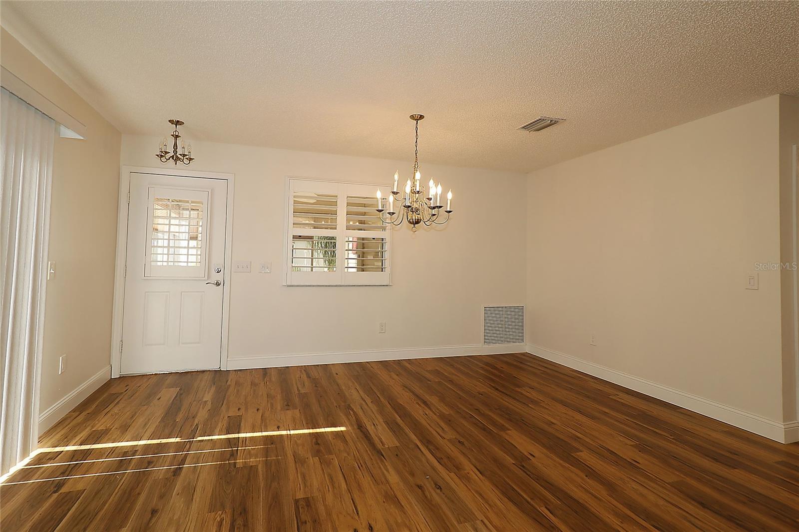 Image 8 of 30 For 2449 Kingstree Place