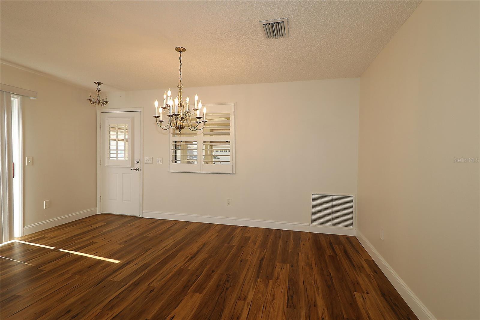 Image 9 of 30 For 2449 Kingstree Place