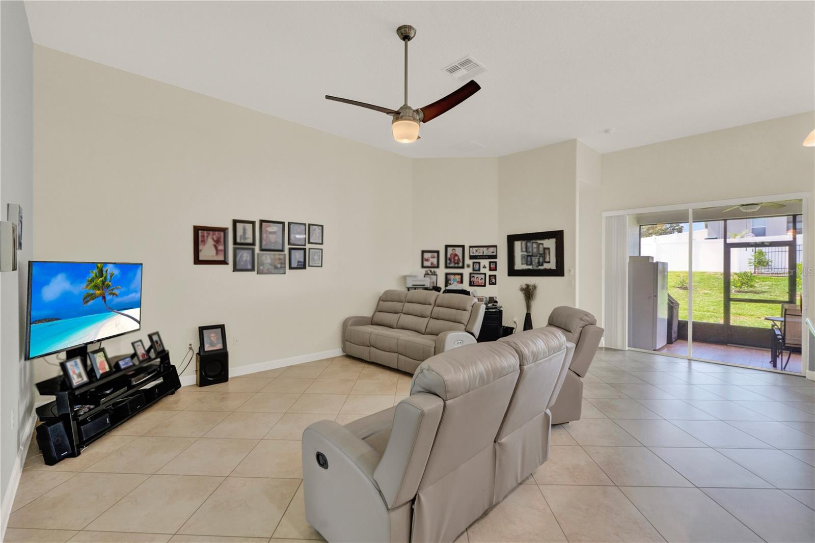 Image 15 of 38 For 5269 Royce Drive
