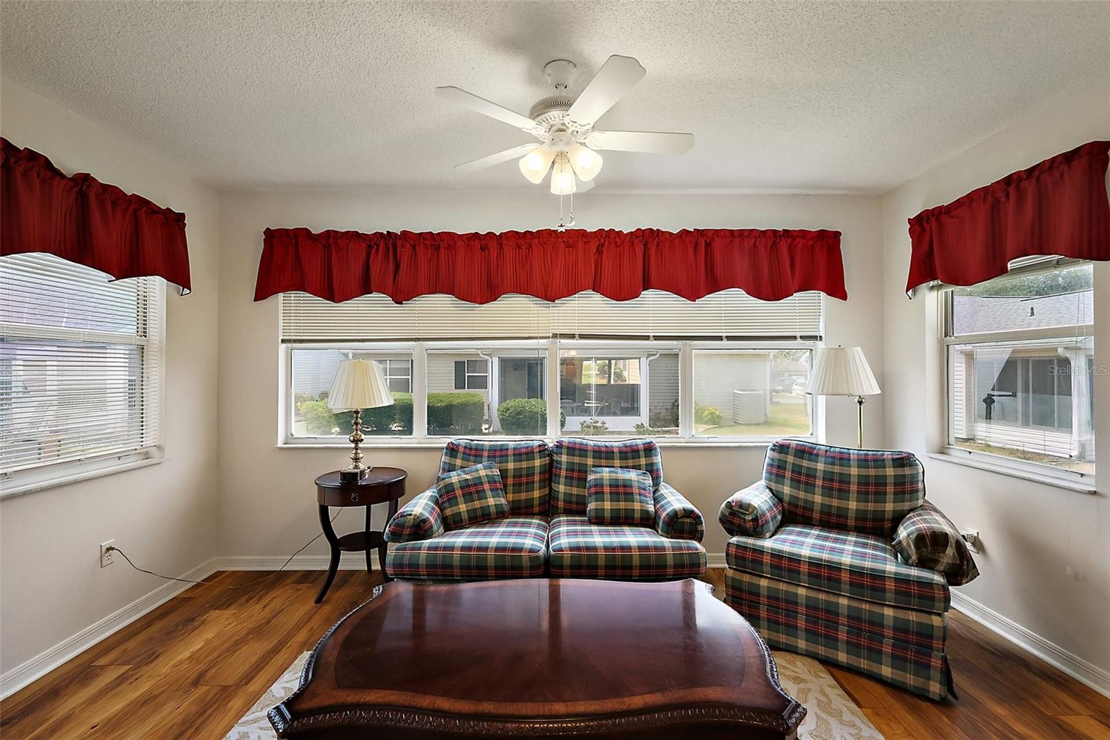 Image 17 of 38 For 518 Alcazar Court