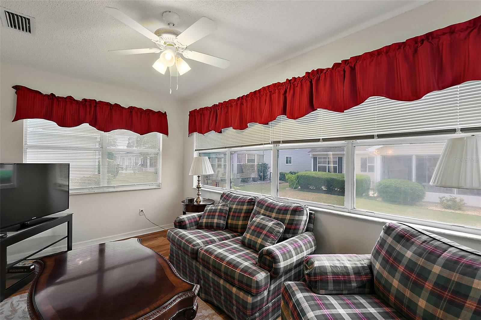 Image 18 of 38 For 518 Alcazar Court