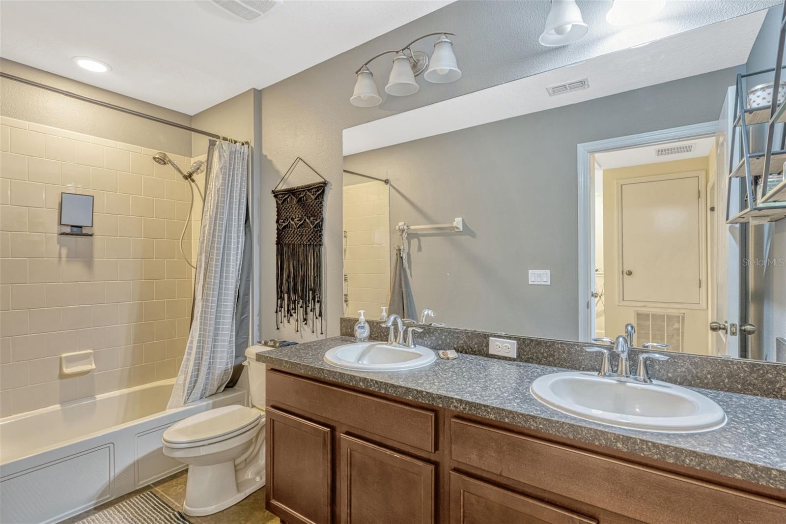 Image 20 of 46 For 2631 River Landing Drive