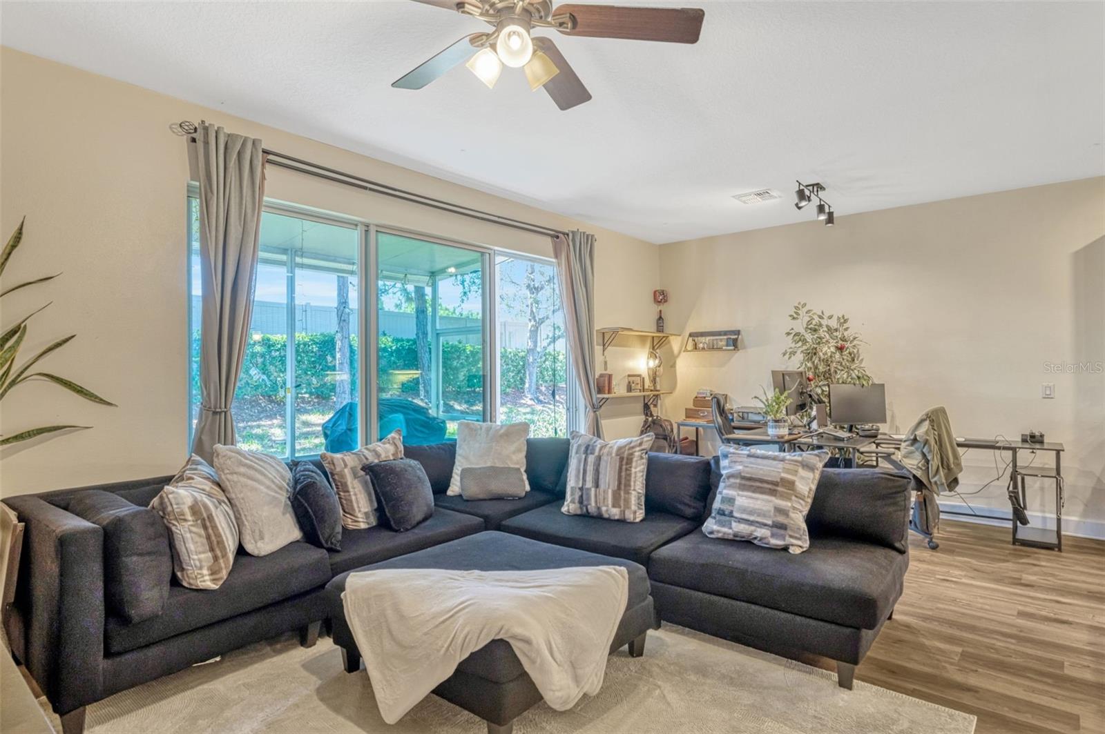 Image 4 of 46 For 2631 River Landing Drive