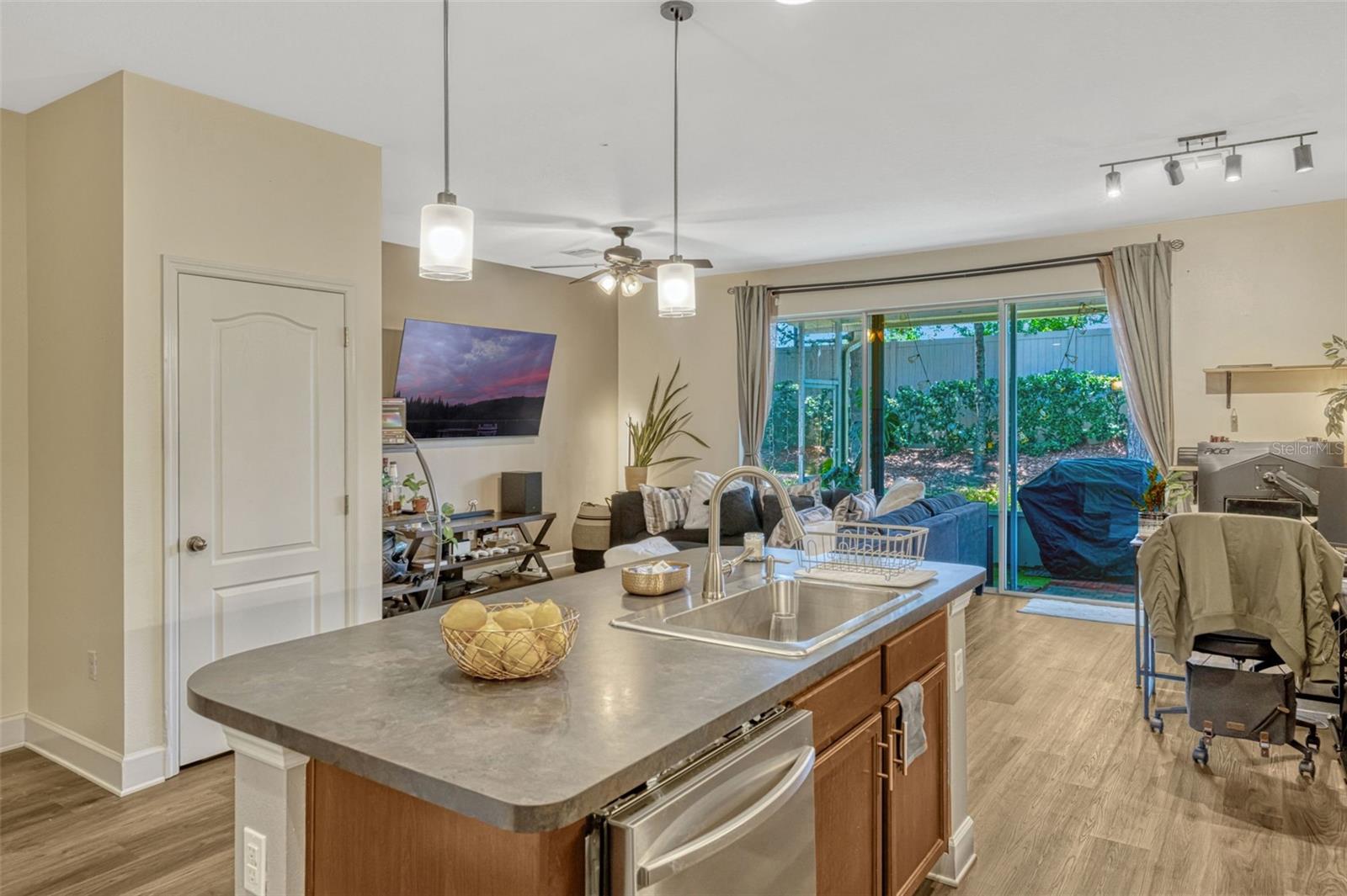 Image 9 of 46 For 2631 River Landing Drive