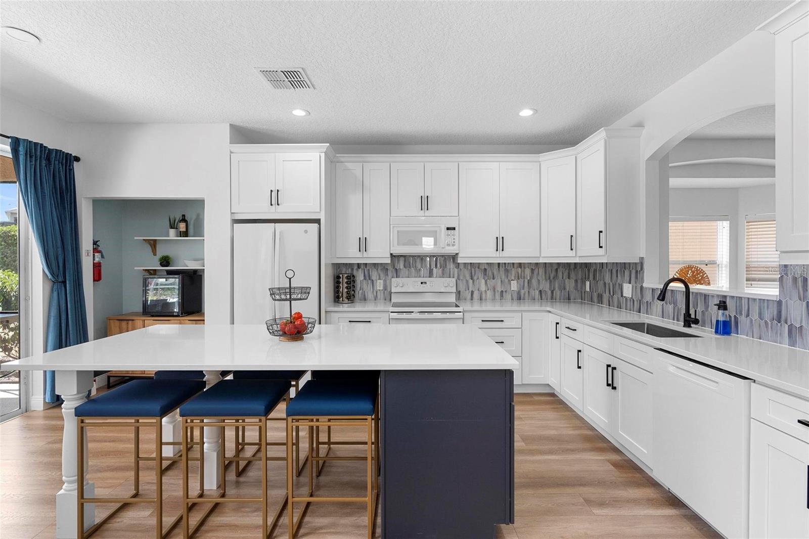 Image 21 of 62 For 8510 Palm Harbour Drive