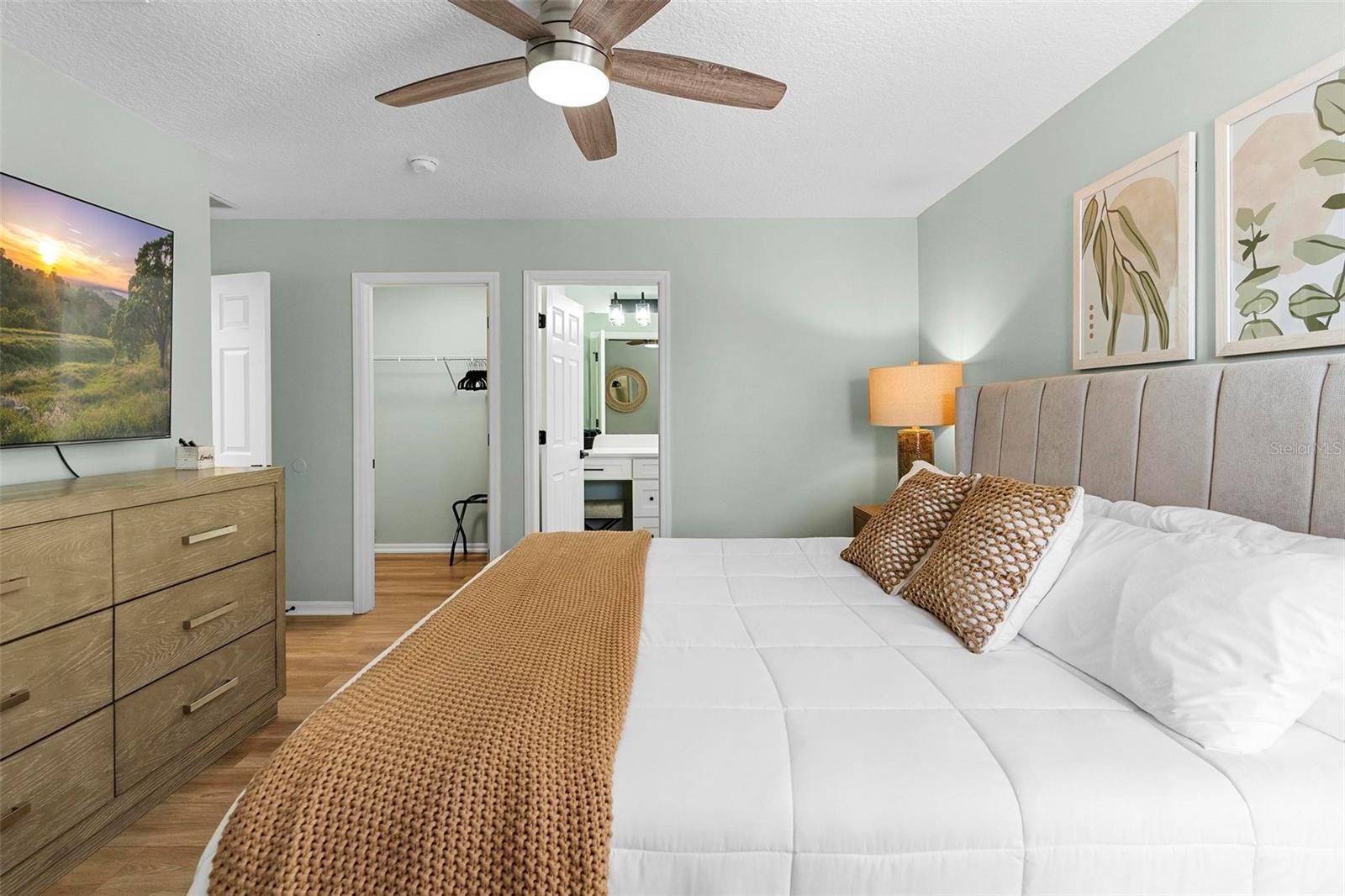 Image 33 of 62 For 8510 Palm Harbour Drive