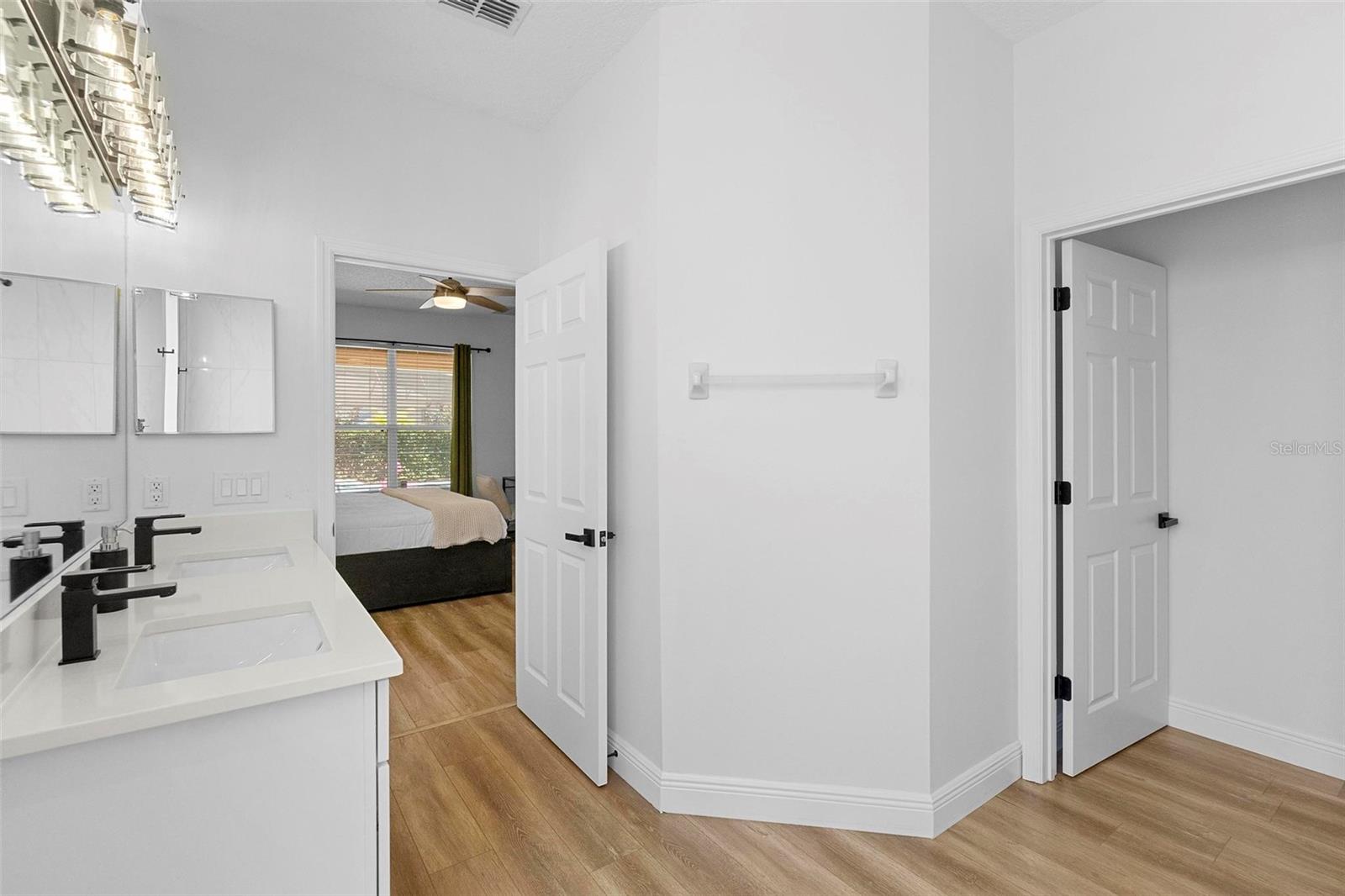 Image 42 of 62 For 8510 Palm Harbour Drive