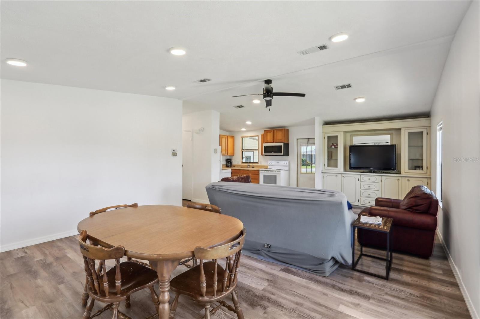 Image 10 of 48 For 24802 Pine Hill