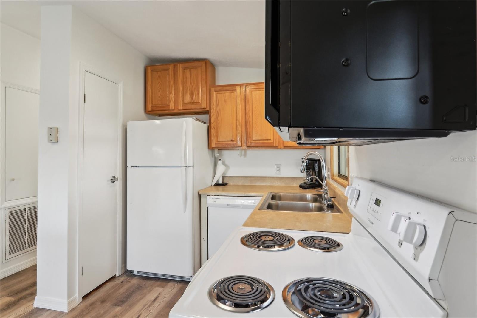 Image 14 of 48 For 24802 Pine Hill