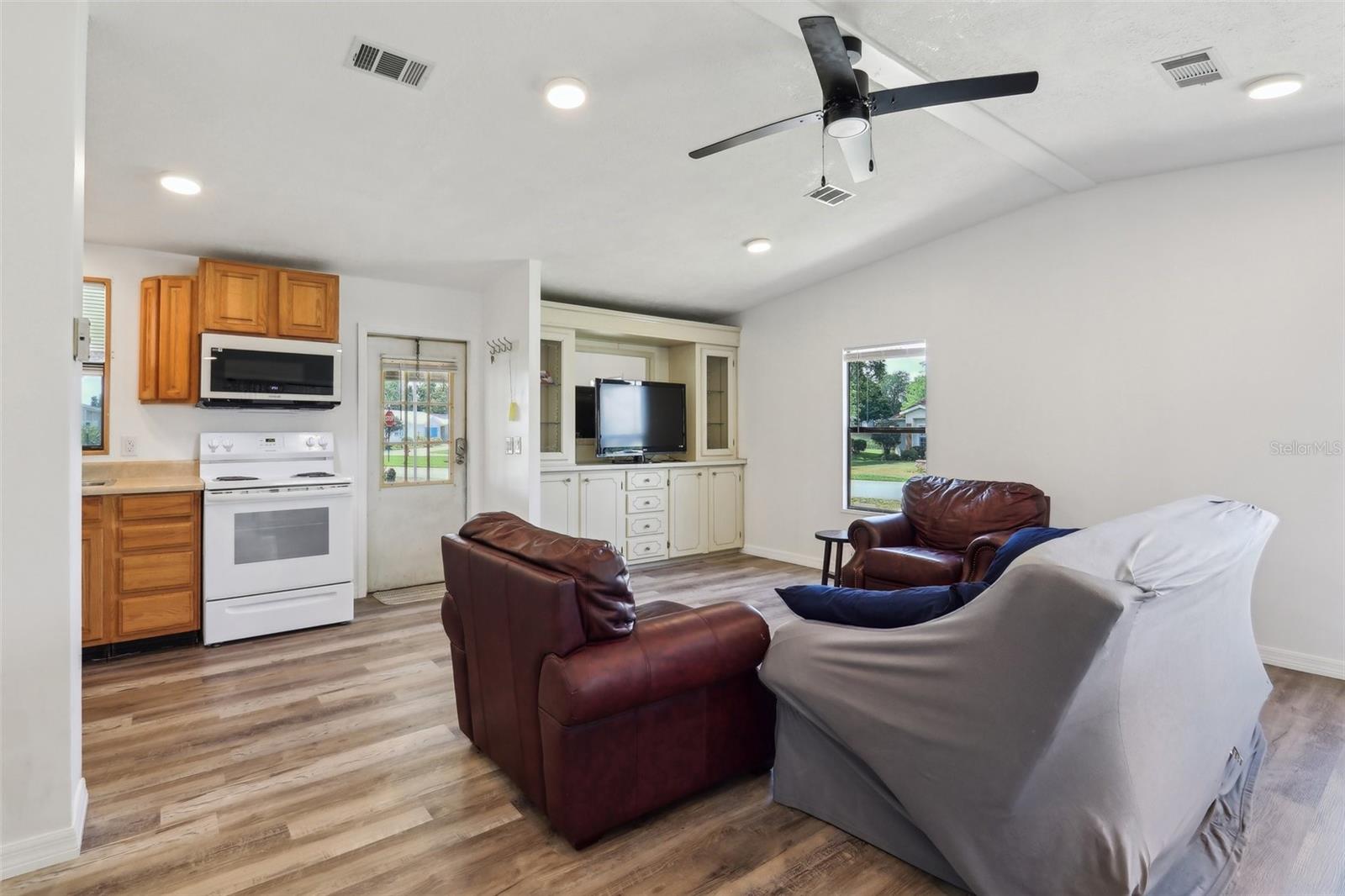 Image 5 of 48 For 24802 Pine Hill