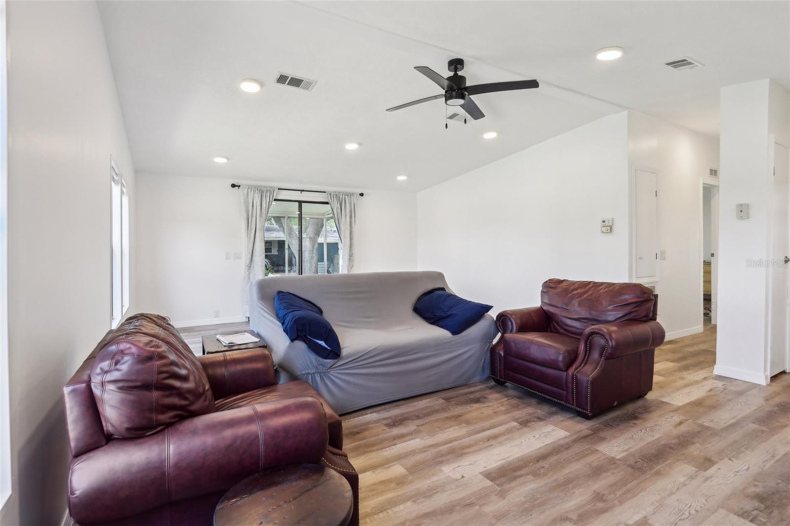 Image 7 of 48 For 24802 Pine Hill
