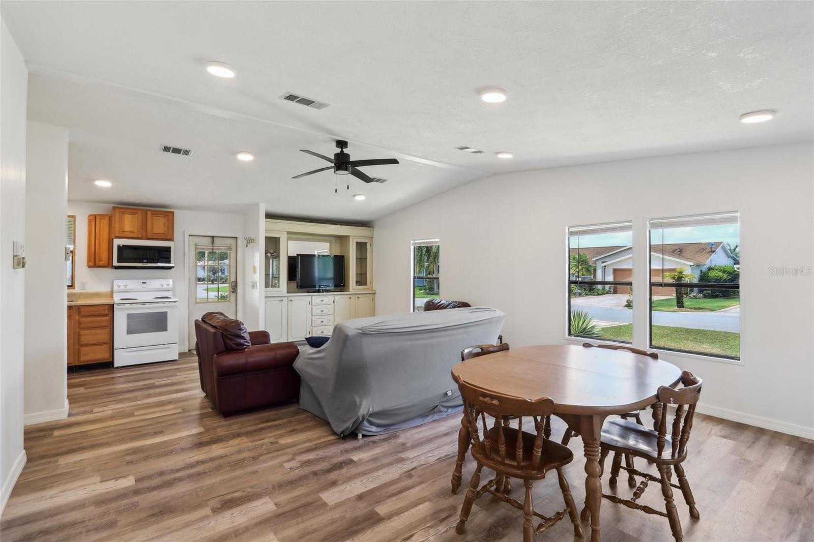 Image 9 of 48 For 24802 Pine Hill