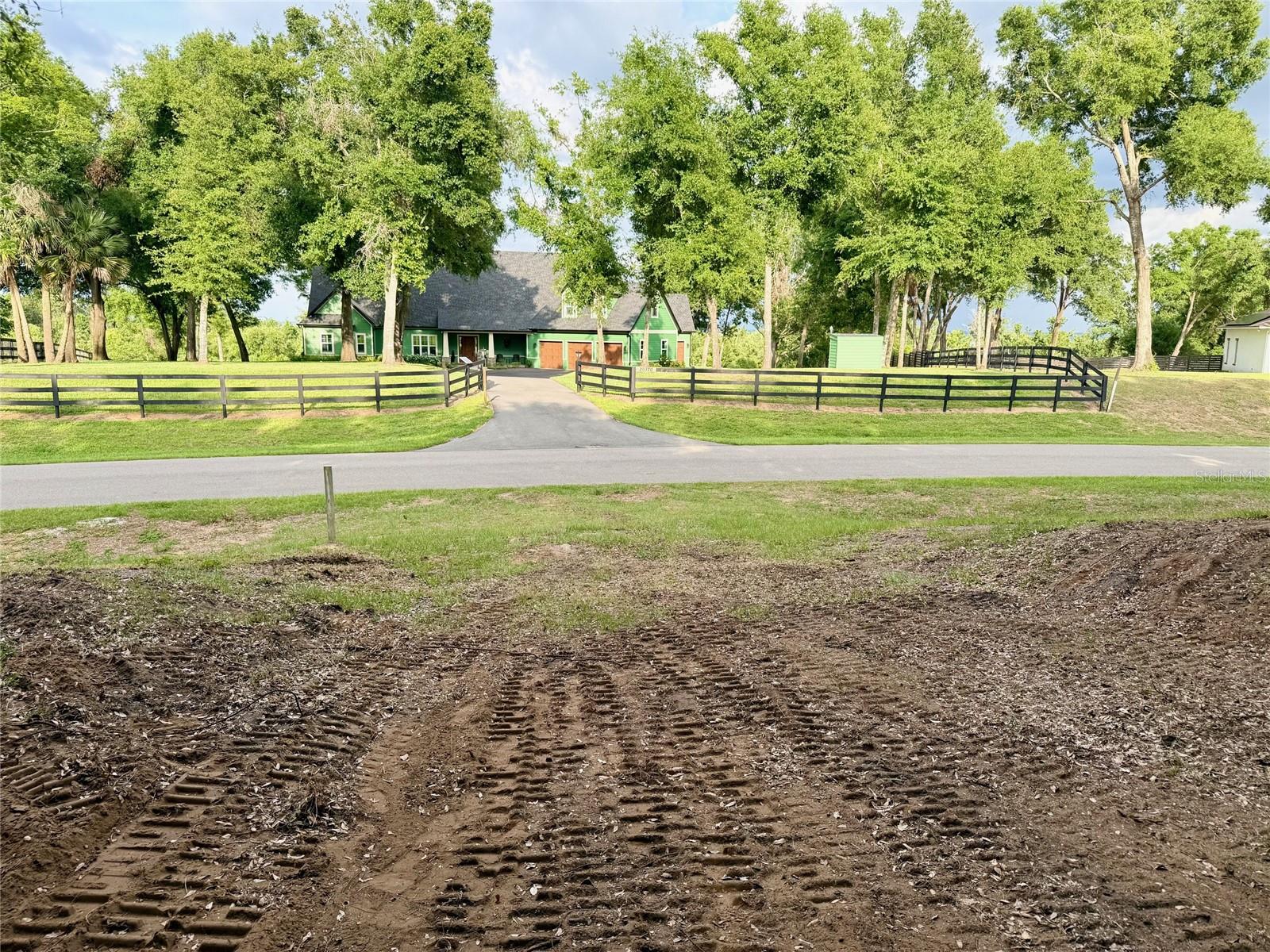 Image 3 of 14 For Wolf Springs Court