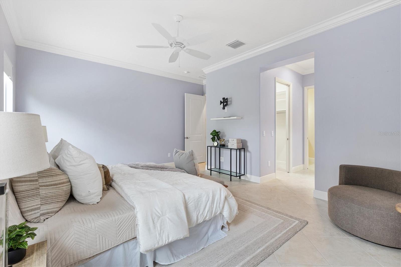 Image 20 of 92 For 6988 Lawrenceville Way
