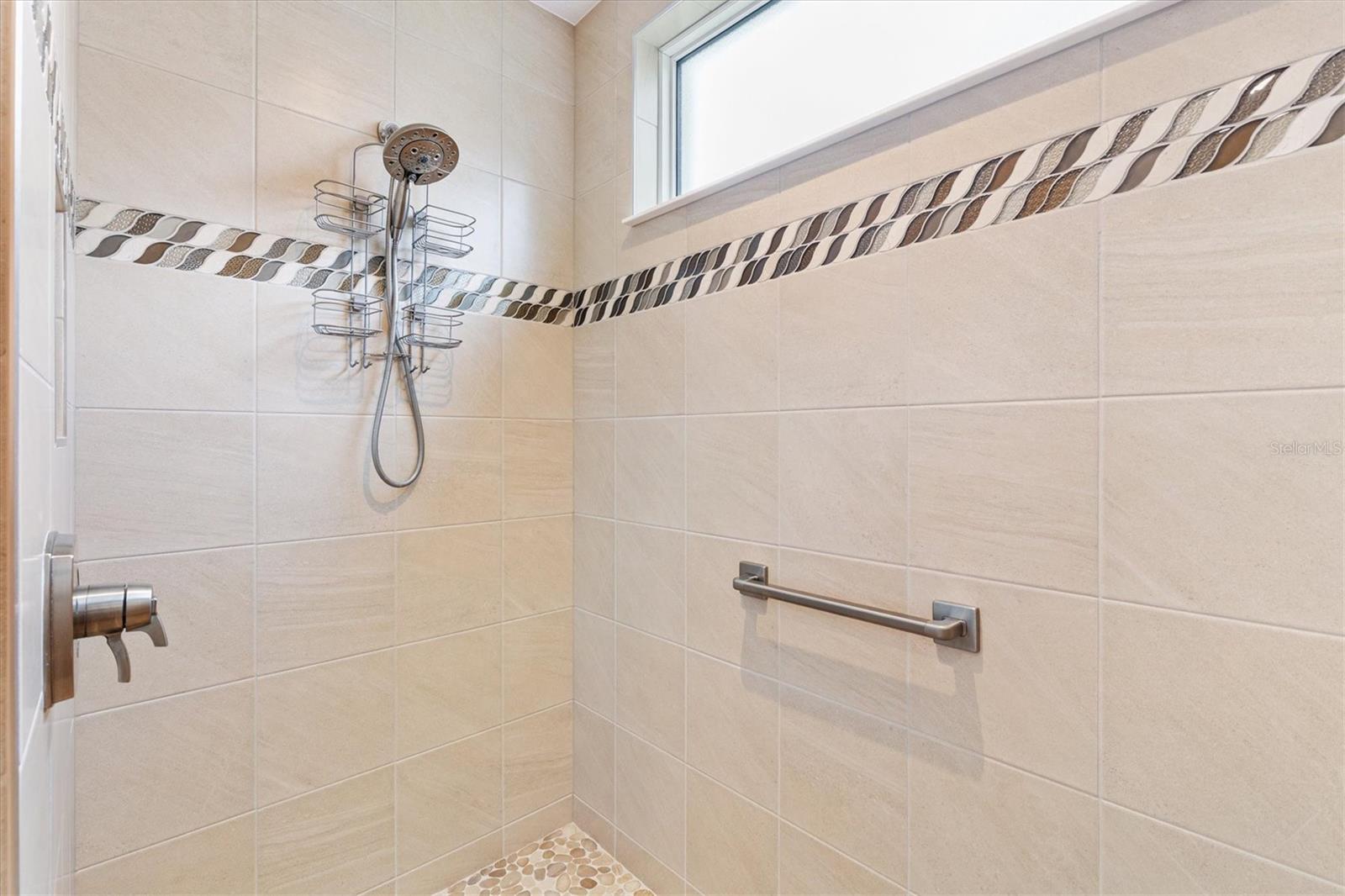 Image 27 of 92 For 6988 Lawrenceville Way