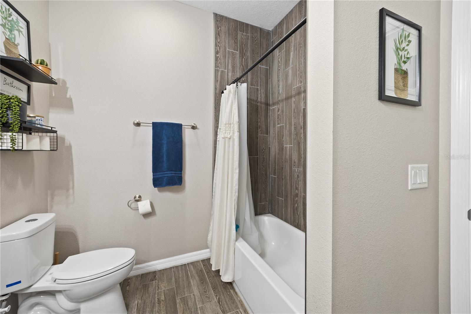 Image 20 of 63 For 382 1st Street