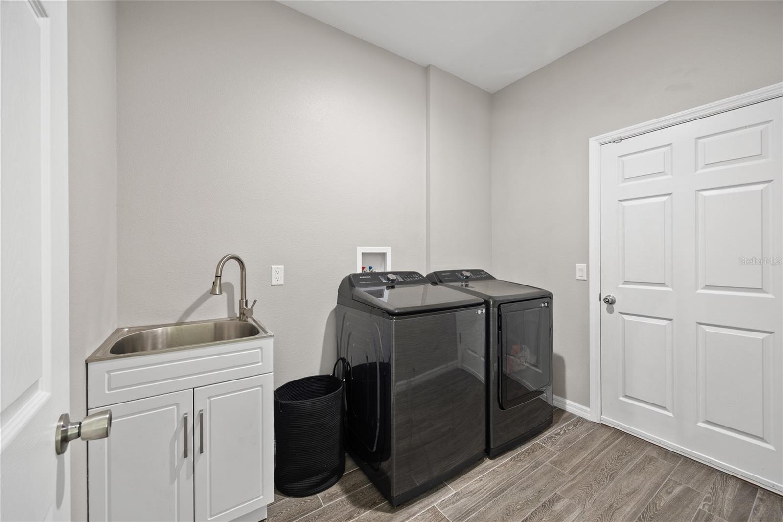 Image 24 of 63 For 382 1st Street