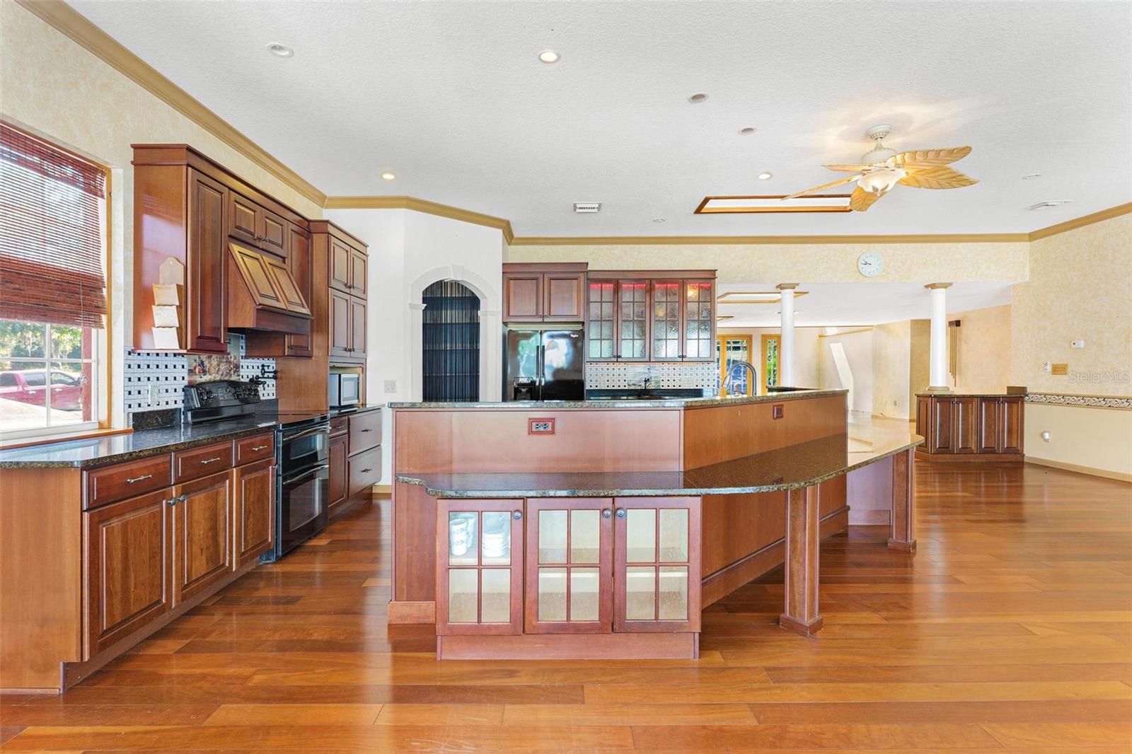 Image 16 of 71 For 2400 Griffin Drive