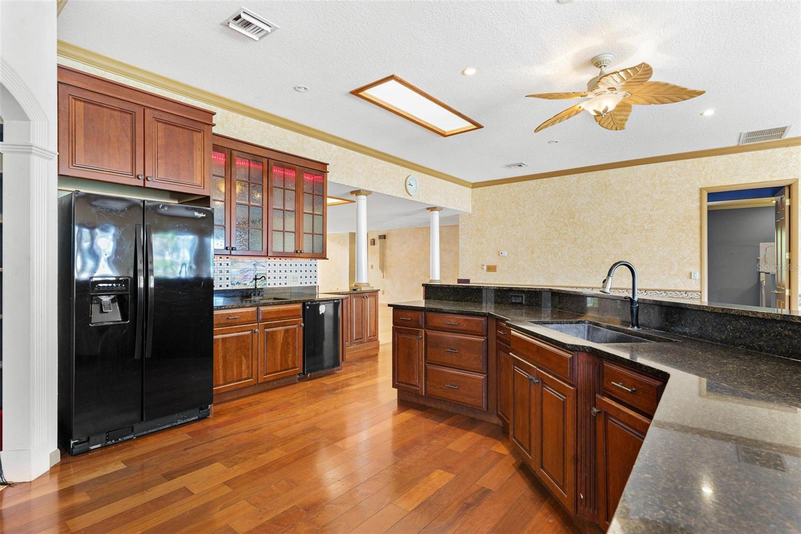 Image 22 of 71 For 2400 Griffin Drive