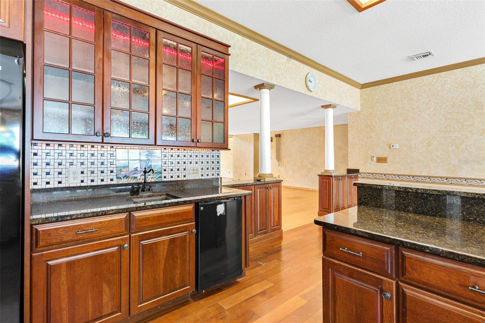 Image 23 of 71 For 2400 Griffin Drive