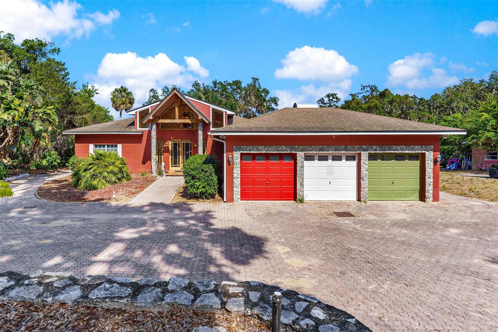 Image 3 of 71 For 2400 Griffin Drive