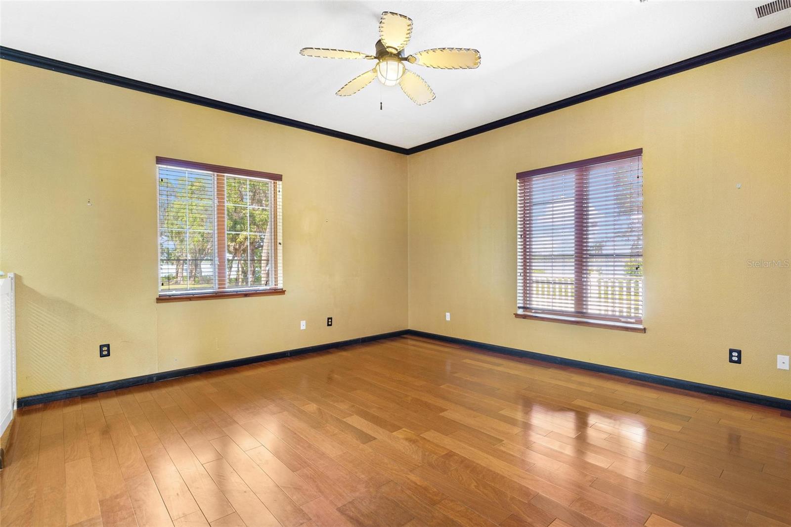 Image 30 of 71 For 2400 Griffin Drive