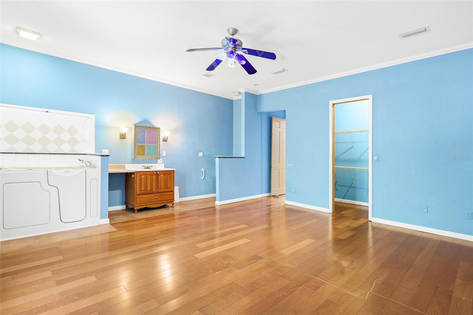 Image 36 of 71 For 2400 Griffin Drive