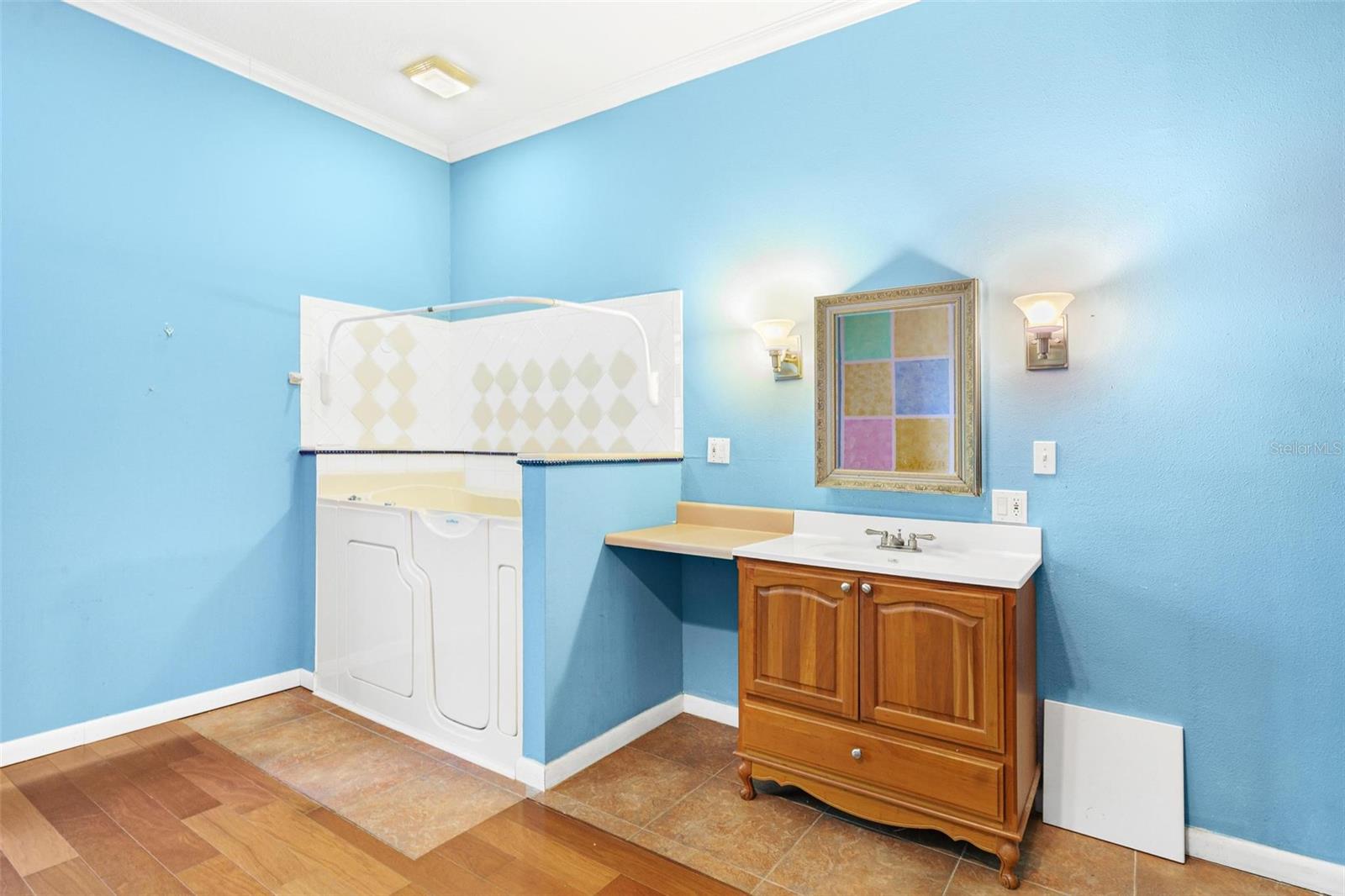 Image 38 of 71 For 2400 Griffin Drive