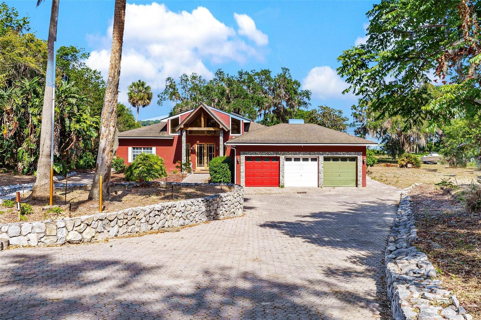 Image 4 of 71 For 2400 Griffin Drive