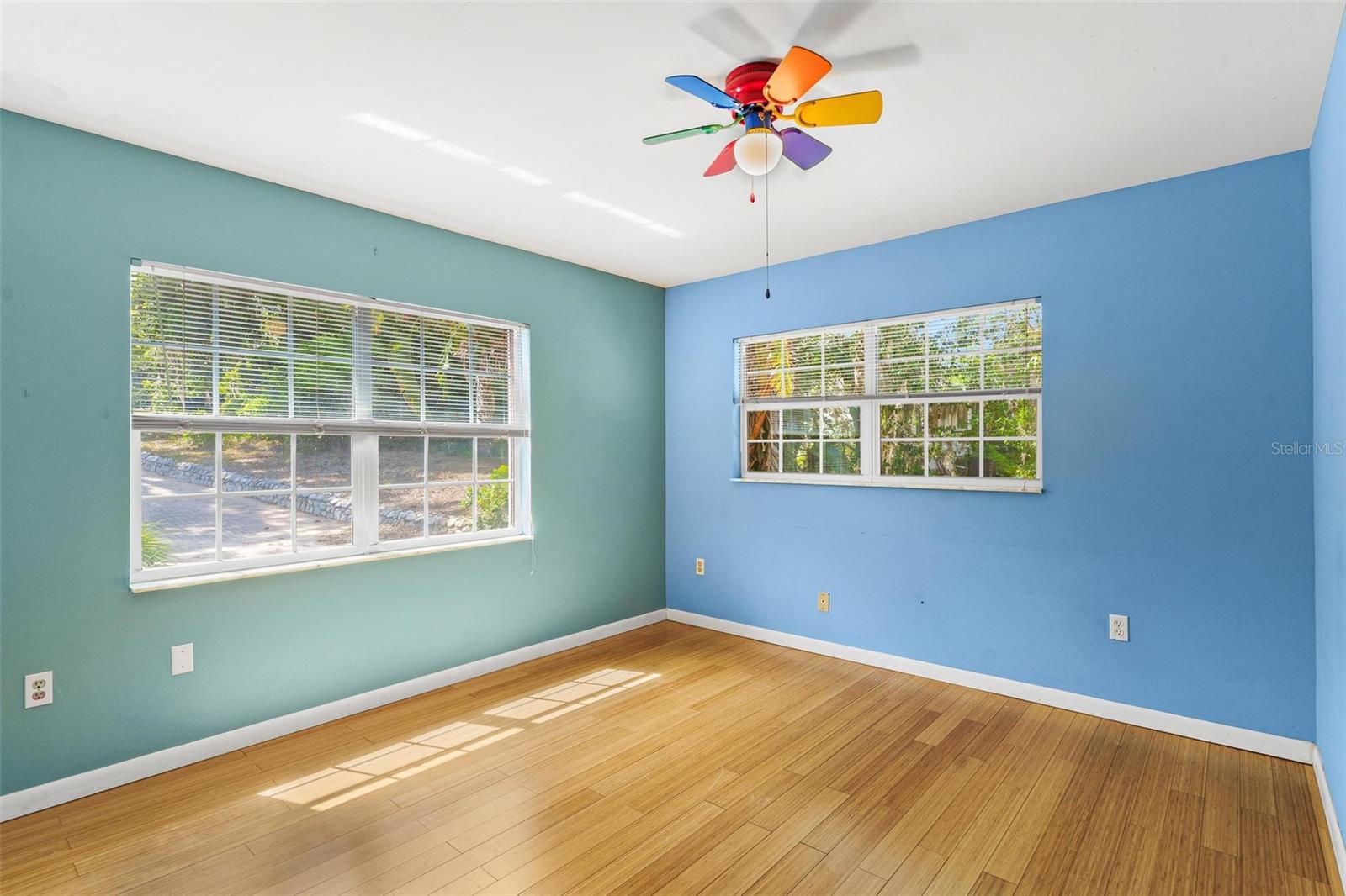Image 41 of 71 For 2400 Griffin Drive