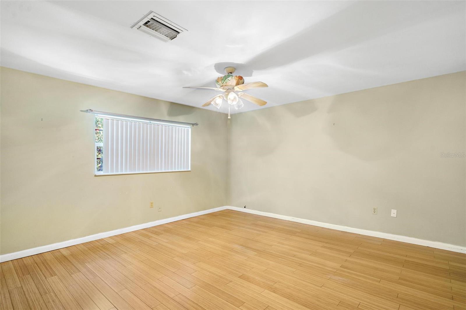 Image 42 of 71 For 2400 Griffin Drive