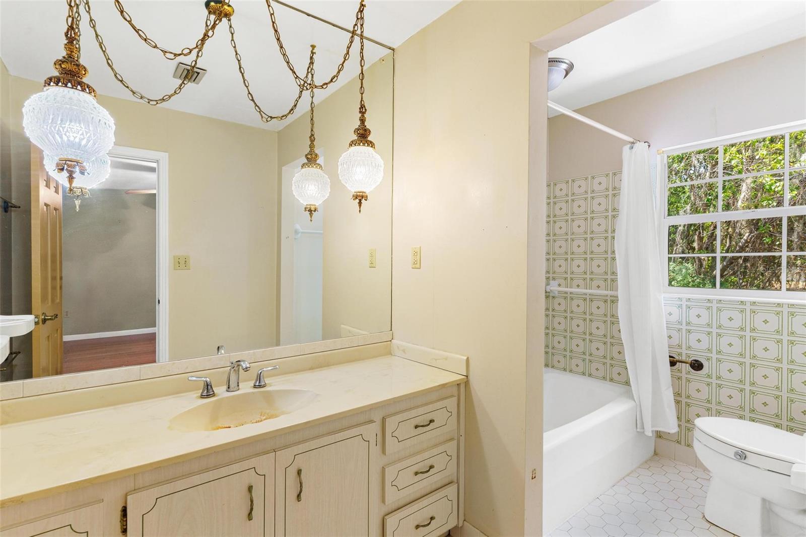 Image 45 of 71 For 2400 Griffin Drive