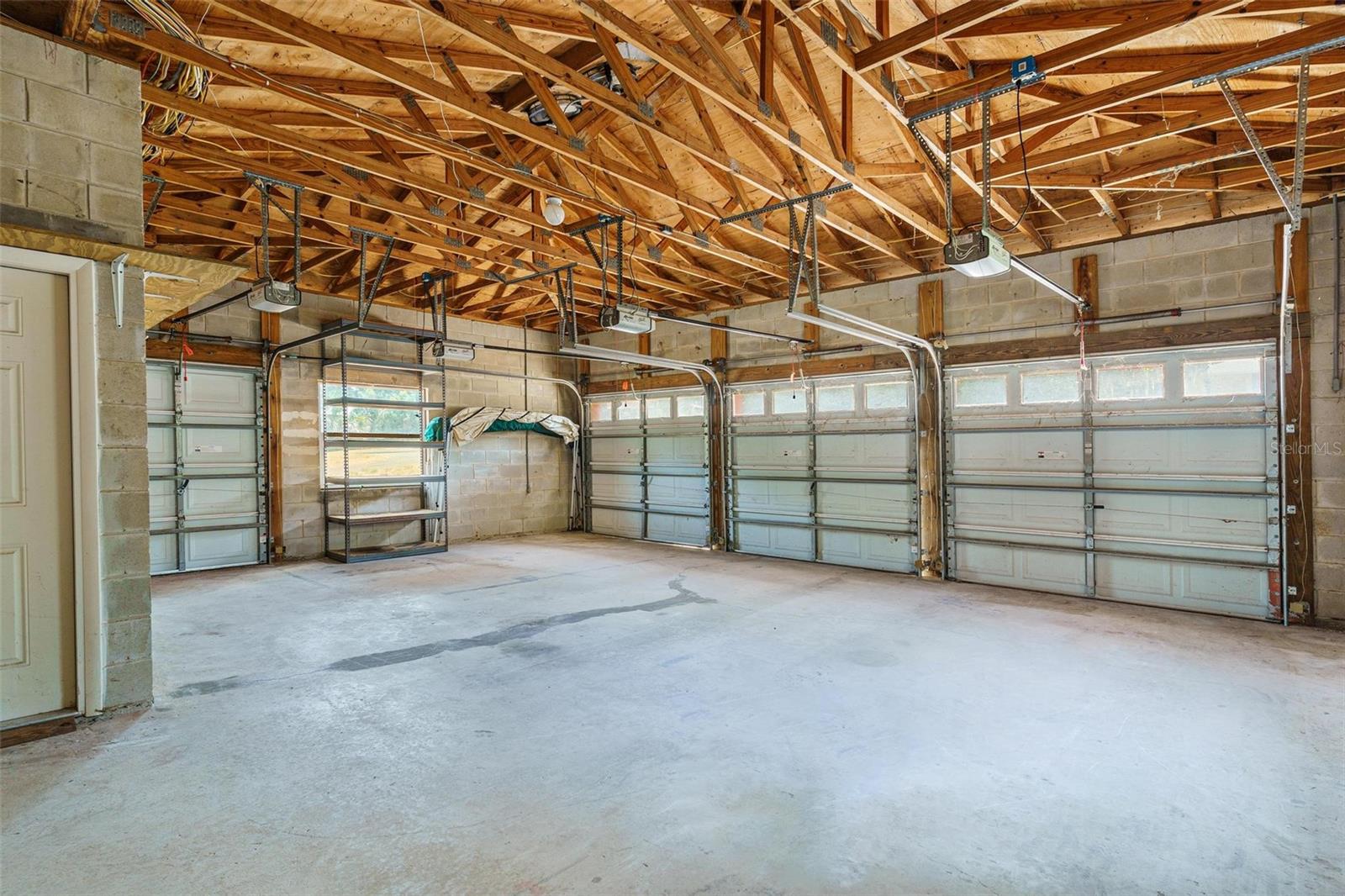 Image 52 of 71 For 2400 Griffin Drive