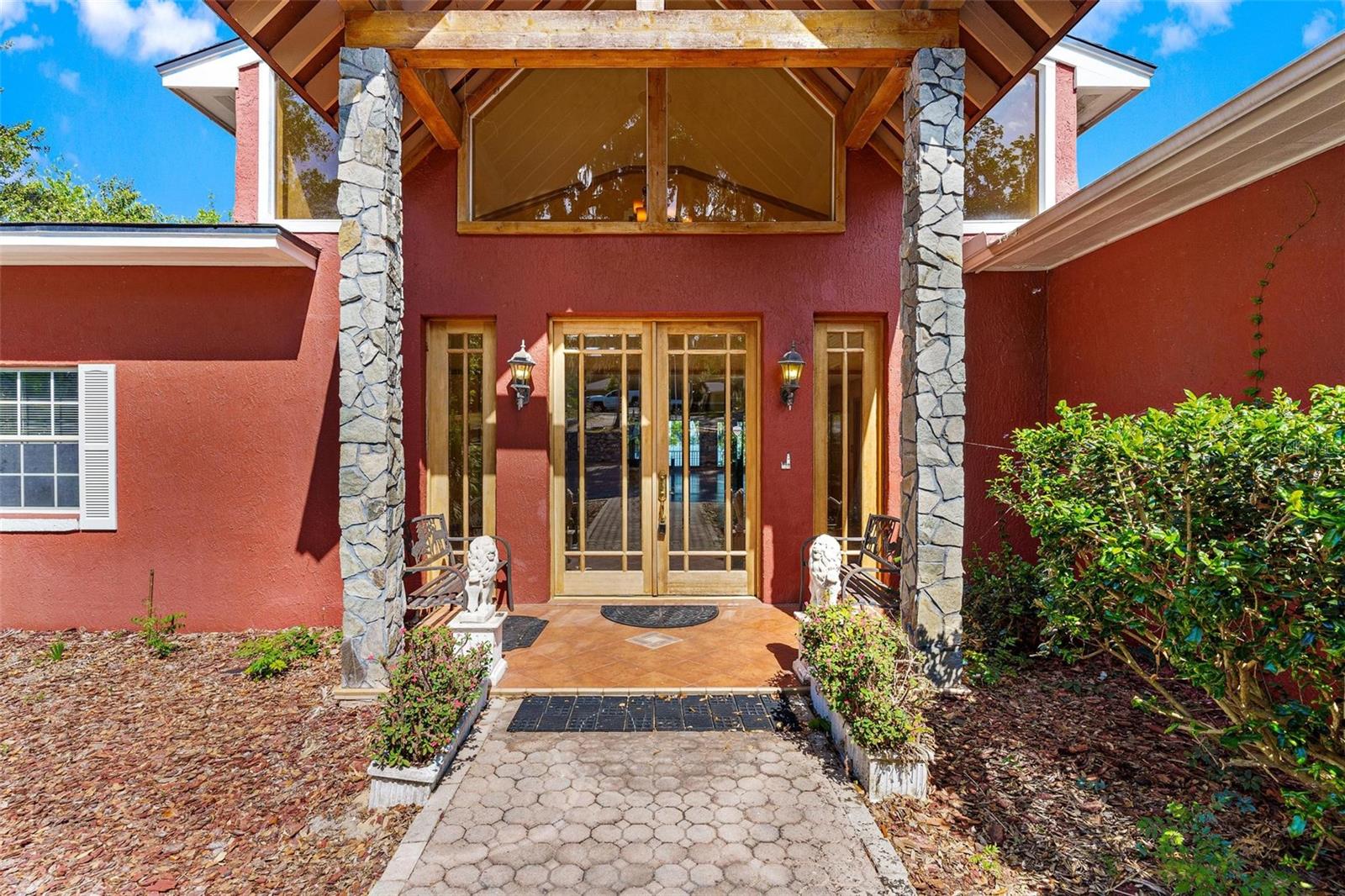 Image 6 of 71 For 2400 Griffin Drive