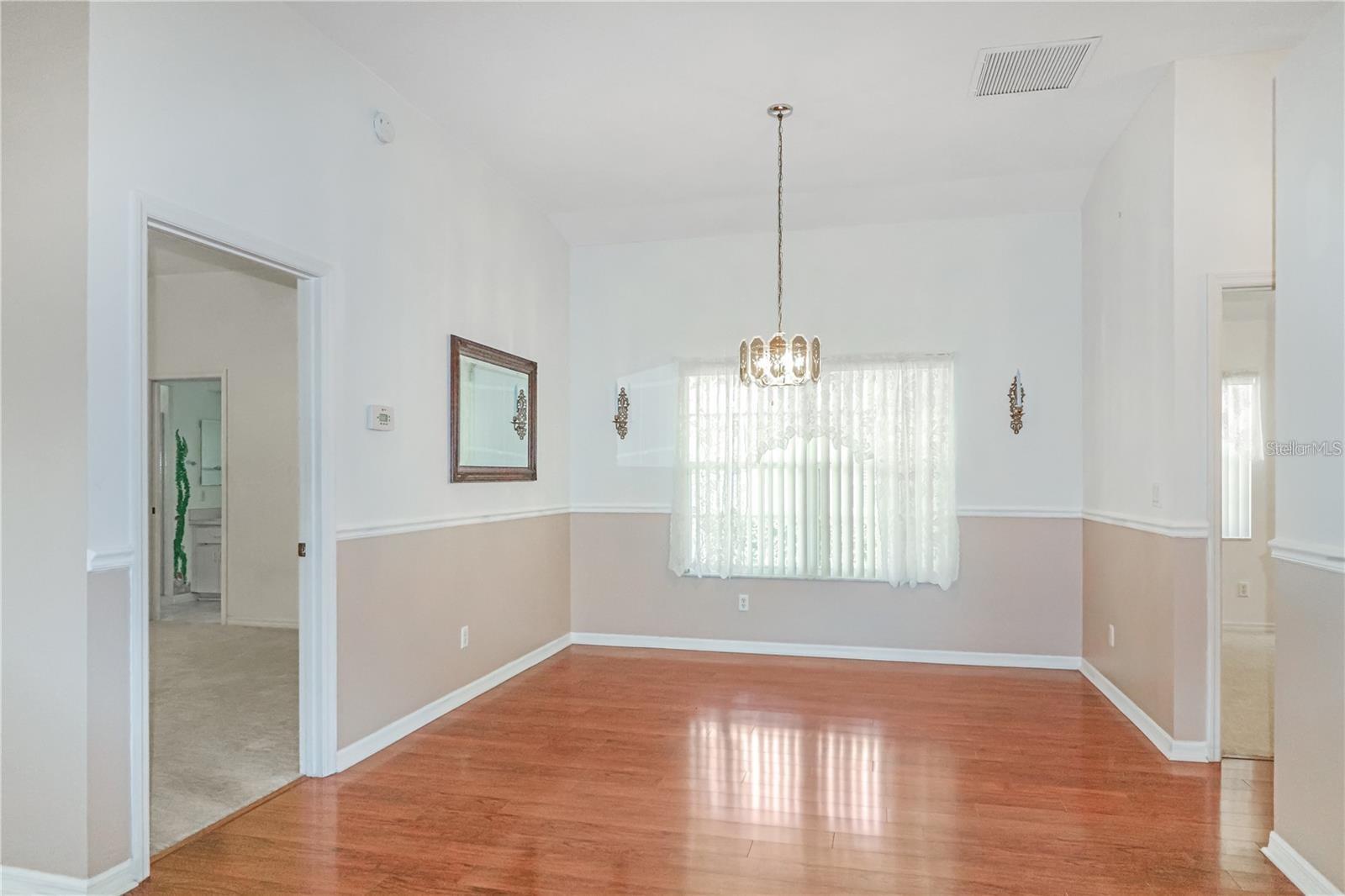 Image 6 of 19 For 21701 Queen Mary Court