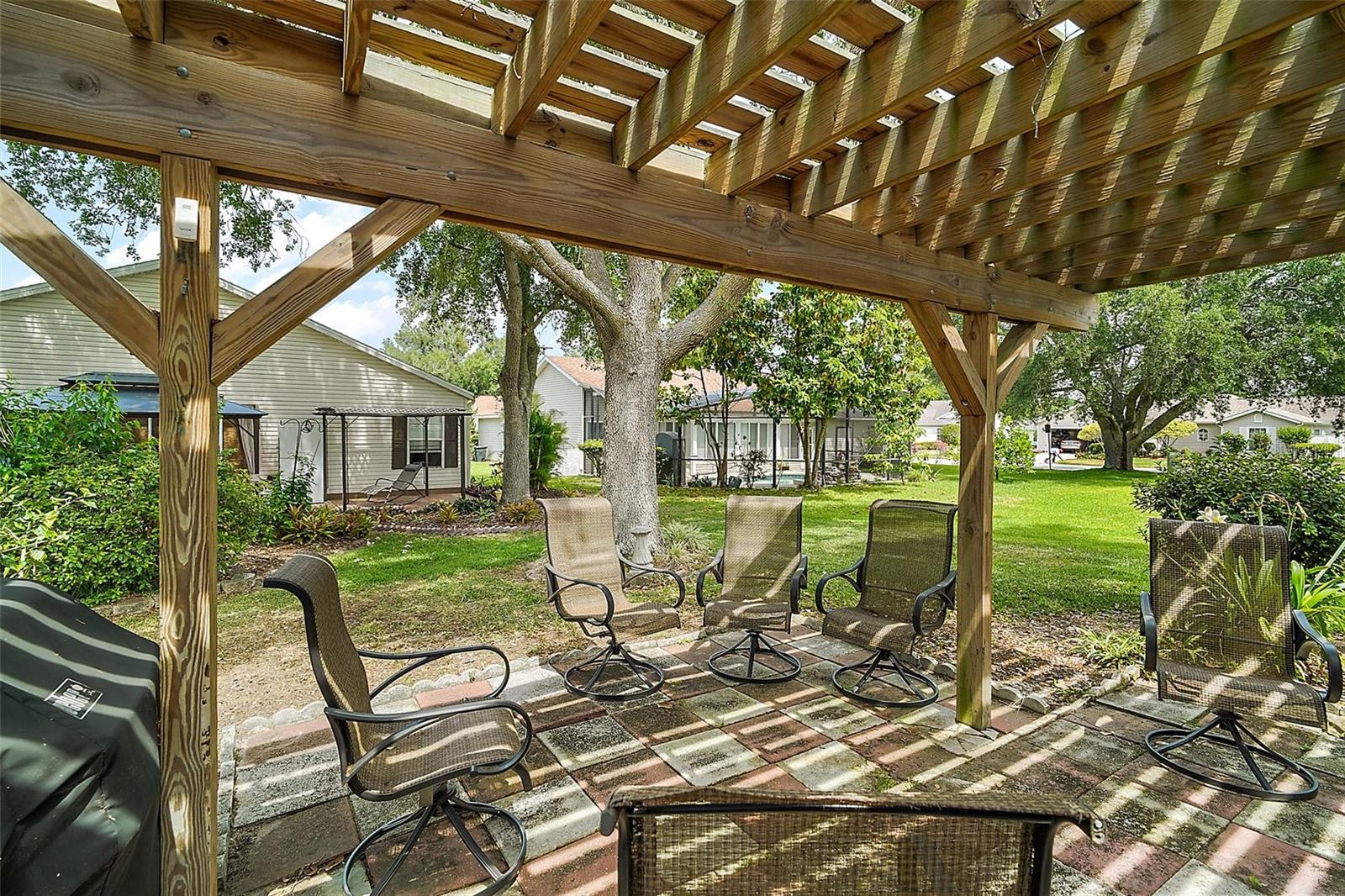 Image 12 of 36 For 25333 River Crest Drive