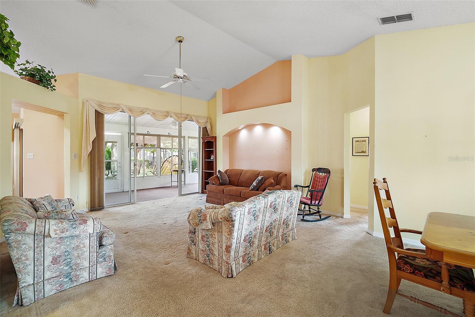 Image 14 of 36 For 25333 River Crest Drive
