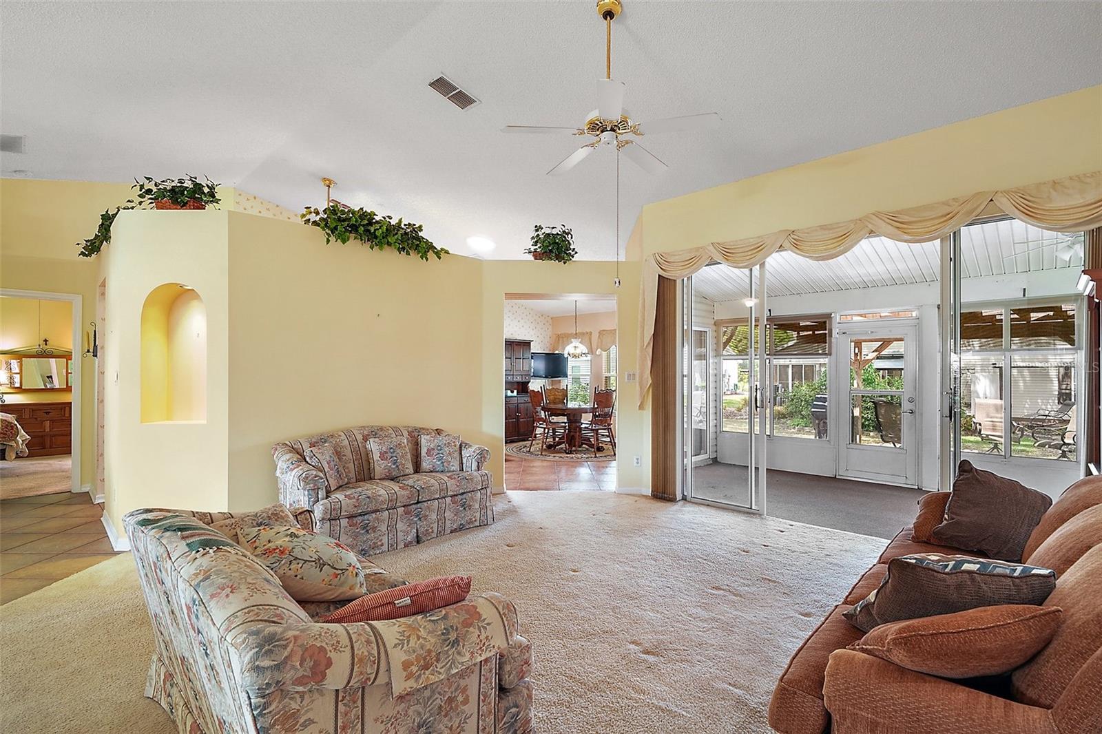 Image 18 of 36 For 25333 River Crest Drive