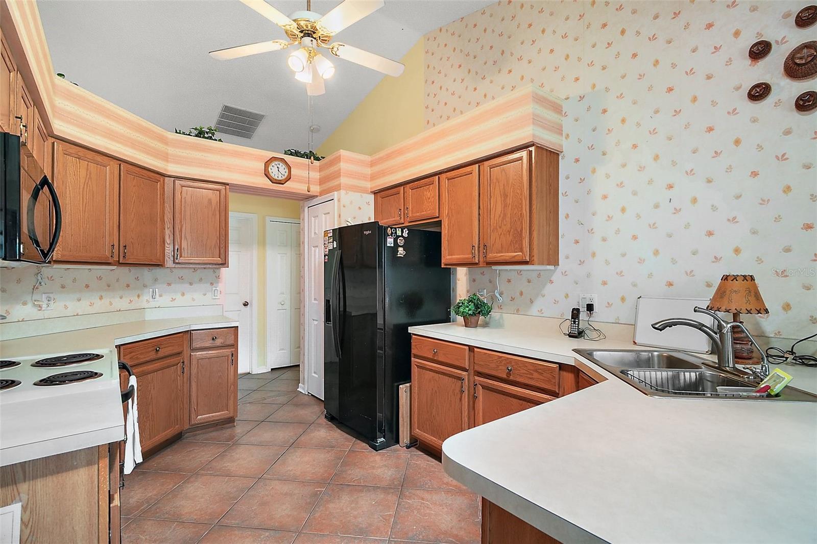 Image 21 of 36 For 25333 River Crest Drive