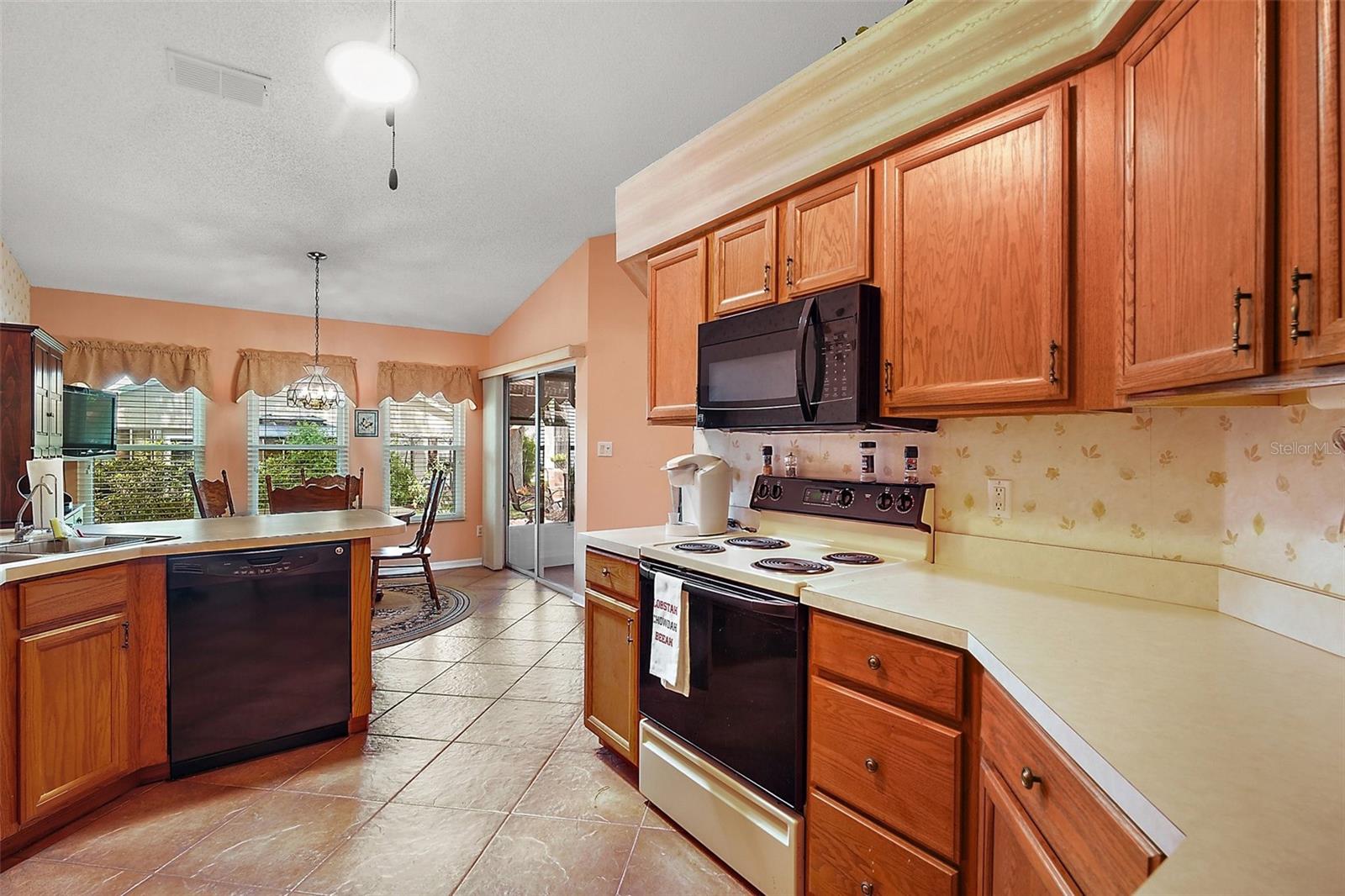 Image 23 of 36 For 25333 River Crest Drive
