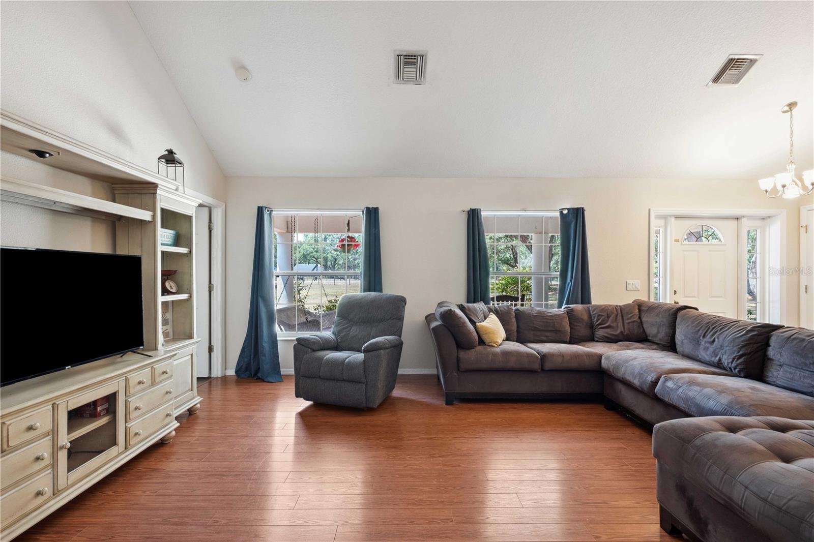 Image 18 of 51 For 2679 35th Street
