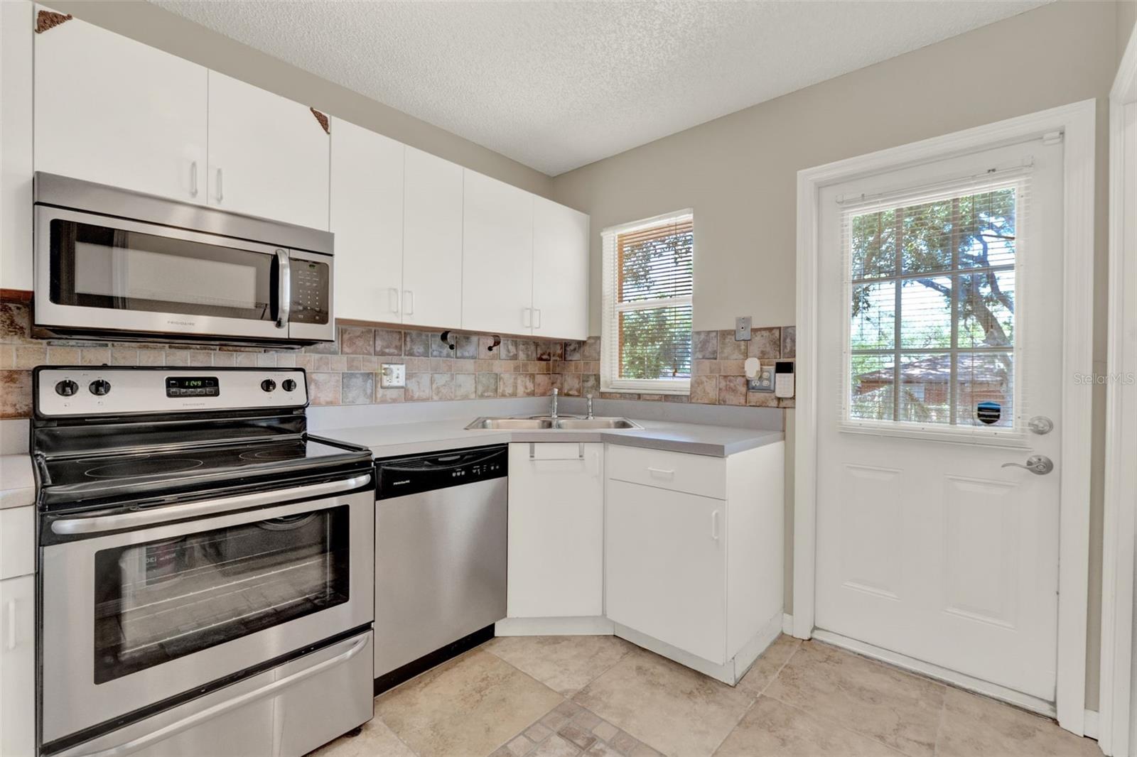 Image 8 of 22 For 1022 Disston Avenue